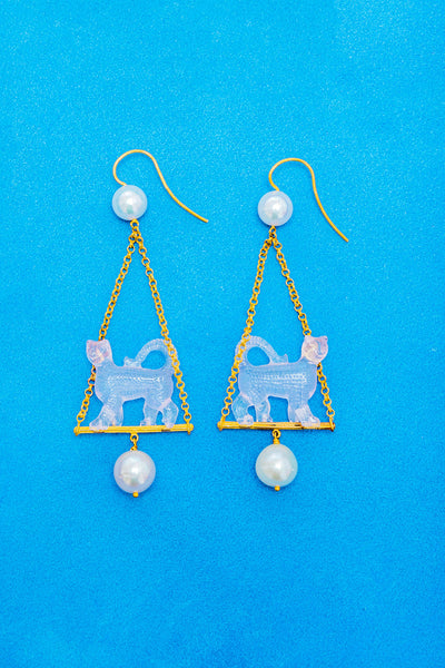 Marie-Helene-de-Taillac-22K-Yellow-Gold-Guepard-Rose-Quartz-Pearl-Earrings-Amarees