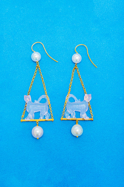 Marie-Helene-de-Taillac-22K-Yellow-Gold-Guepard-Rose-Quartz-Pearl-Earrings-Amarees