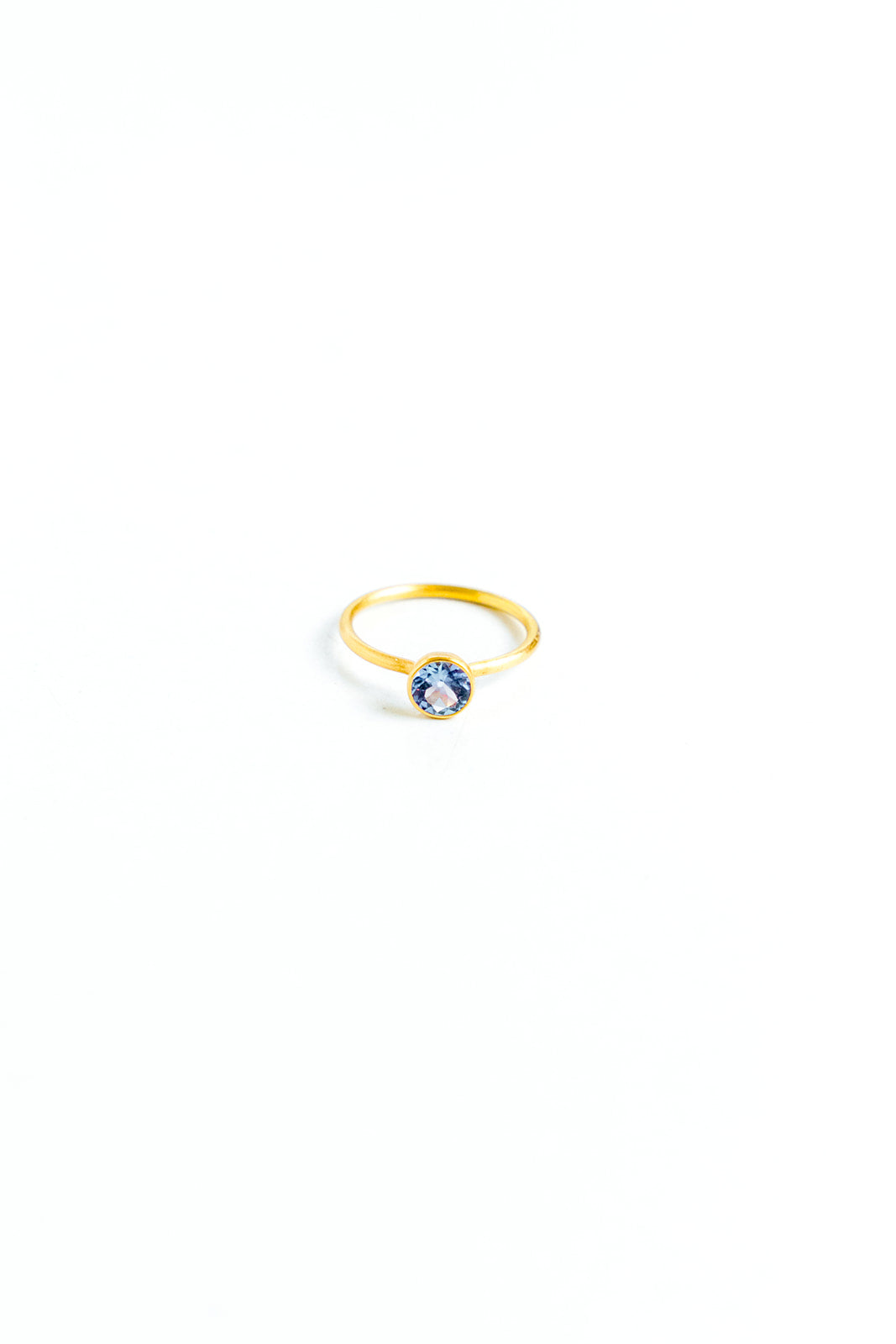 Marie-Helene-de-Taillac-22K-Yellow-Gold-Tanzanite-Miniature-Princess-Ring-Amarees_