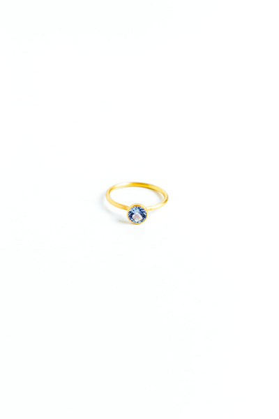 Marie-Helene-de-Taillac-22K-Yellow-Gold-Tanzanite-Miniature-Princess-Ring-Amarees_